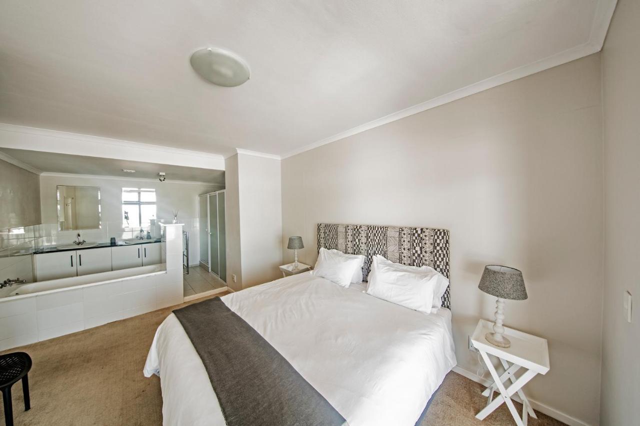Surferscorner Self Catering Apartments Muizenberg Εξωτερικό φωτογραφία