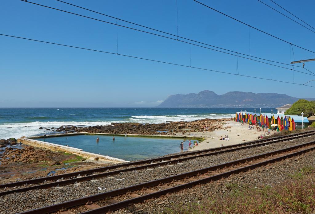 Surferscorner Self Catering Apartments Muizenberg Εξωτερικό φωτογραφία